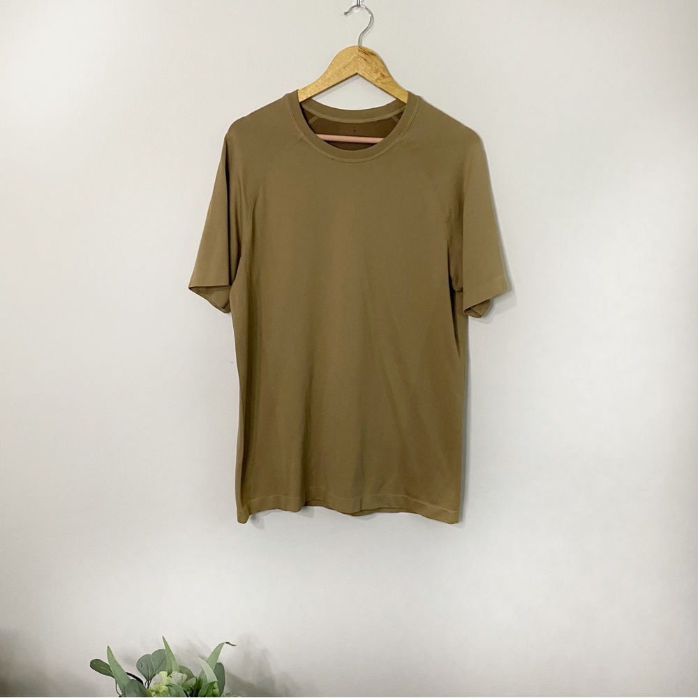 [Fabletics] Men's Tan Short Sleeve Athletic T-shirt